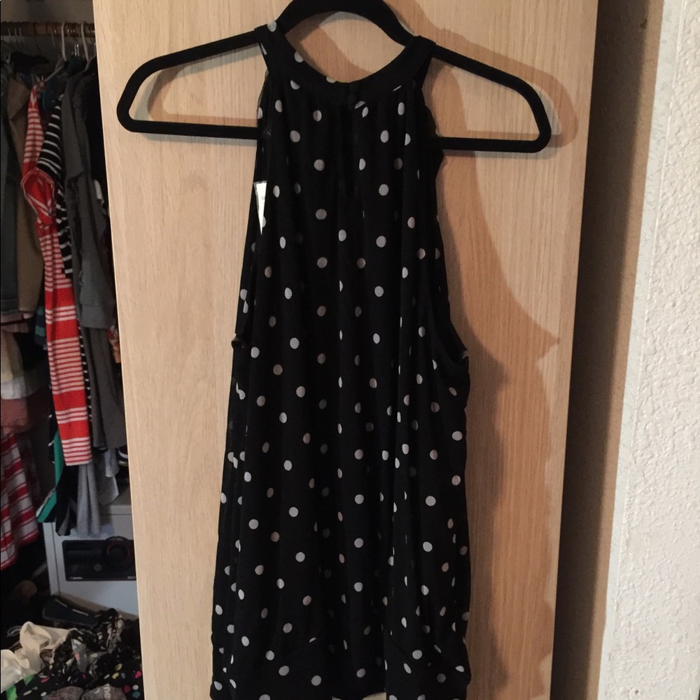 Sleeveless shirt